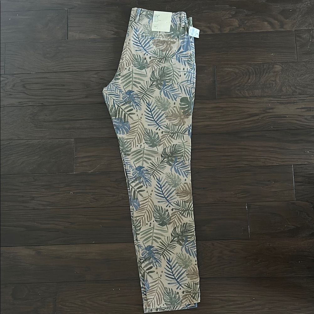 GAP NWT Men's Leaf Print Pants - Blue and Green